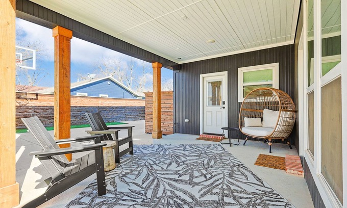 Roanoke House | Modern Home in the Heart of Old Town Roanoke with Pool!