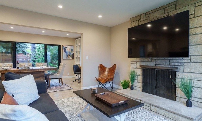Crescenta Highlands House | Modern Home in the Hills of La Crescenta