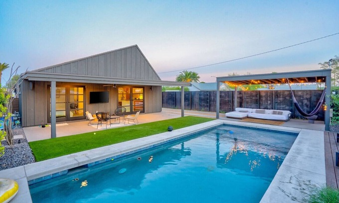 Coronado House | Modern home · ModernHome|Luxury|Kingbed|Heated Pool|Phoenix