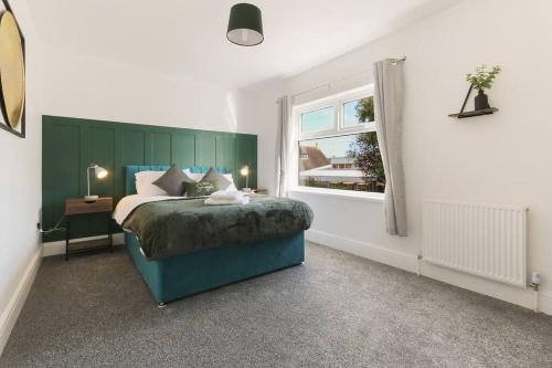 Grimsby House | Modern home near Alexandra Dock