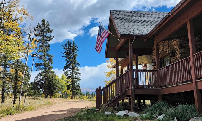 Divide House | Modern home secluded on 55 acres-Breathtaking views of Pikes Peak- Pet Friendly