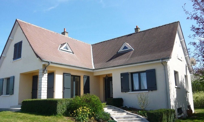 Epieds-en-Beauce Cottage | Modern house with garden, pet-friendly, Wi-Fi, private parking