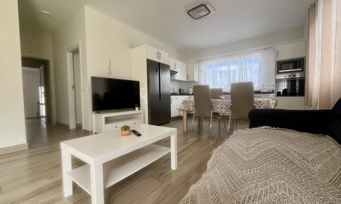 Icod de los Vinos Cottage | Modern House with beautiful Views of Teide for up to 4 people