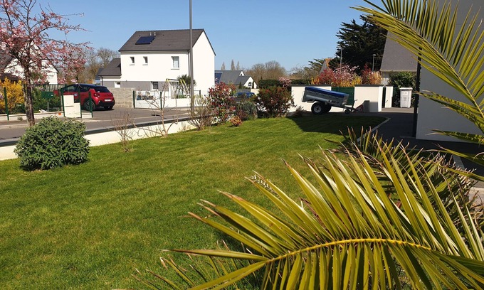 Graye-sur-Mer House | Modern house with garden and terrace, 5 minutes from the beach