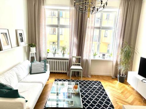 Vasastan Apartment | Modern lägenhet med balkong