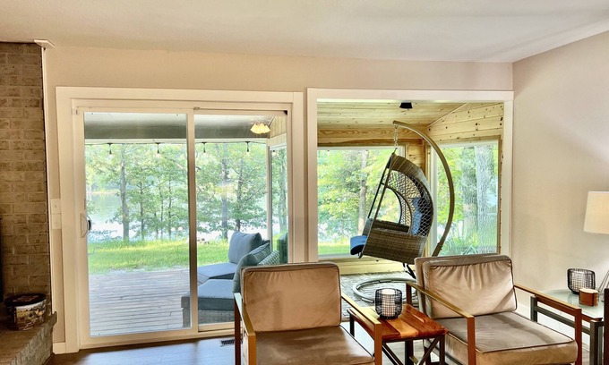 Shell Knob Cabin | Modern lakefront home, Amazing View w/Nearby Boat Launch