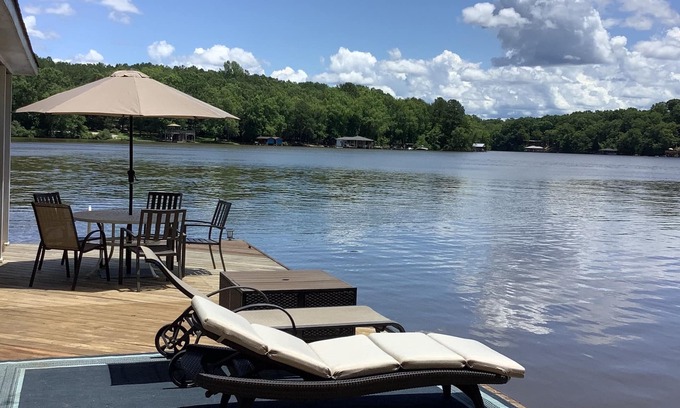 Wise House | Modern Lakefront House w/Private Dock & Kayaks.nHigh Speed Internet