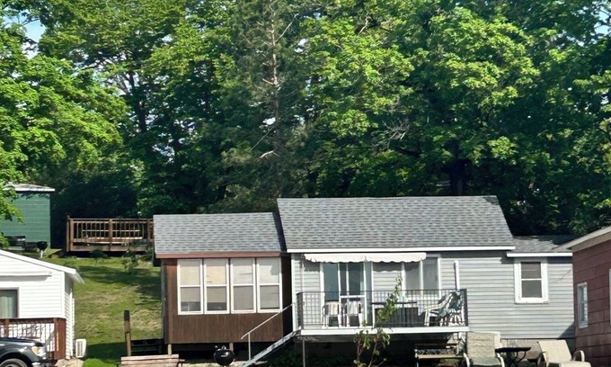 Alexandria Cabin | Modern lakeside cabin with panoramic views , deck and screened porch