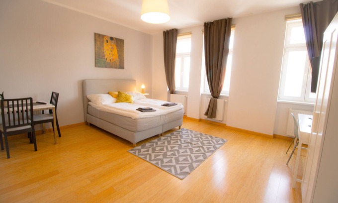 Funfhaus Apartment | Modern Life | LF28