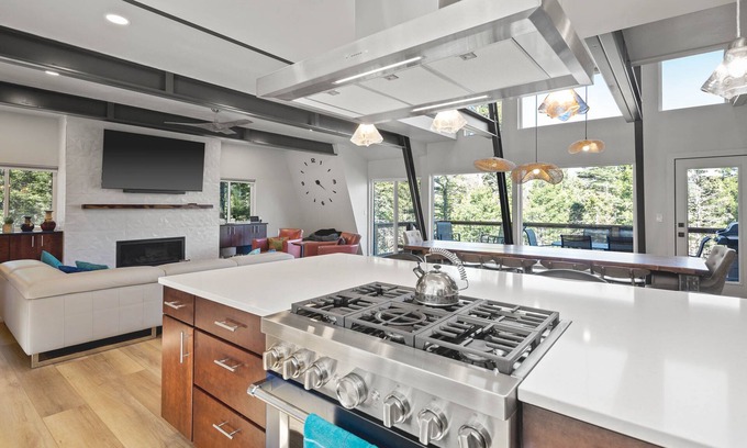 Angel Fire House | Modern Lodge, Privacy & Views, Large Dining Table, High spd wifi, desks all BRs