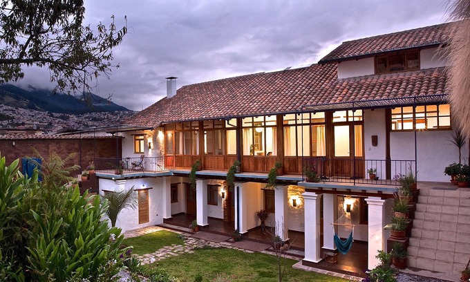 Panecillo Apartment | Modern loft apartment in historic walls with fantastic garden