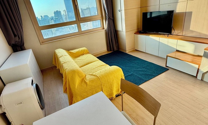 Sindang-dong Apartment | Modern Loft Apartment in Center of Seoul, 1-Minute Walk to Subway
