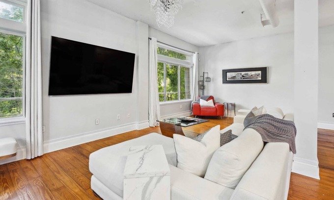 Charlotte Condo | Modern Loft Walkable to Uptown and Elizabeth