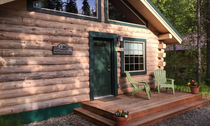 Talkeetna Cabin | Modern Log Cabin Vacation Rental with En Suite Sauna in Talkeetna, Alaska