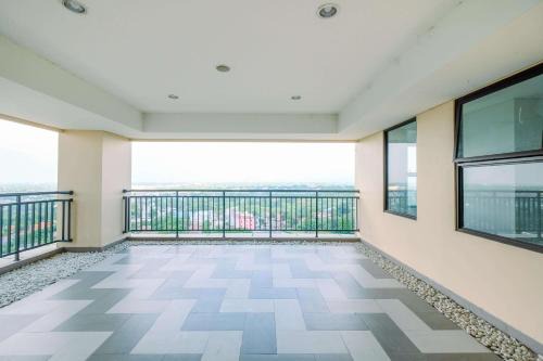 Depok Apartment | Modern Look and Comfy 2BR Transpark Cibubur Apartment By Travelio