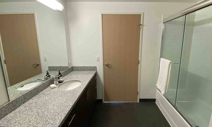 Wilshire Center Apartment | MODERN-LUX HIGHRISE UNIT