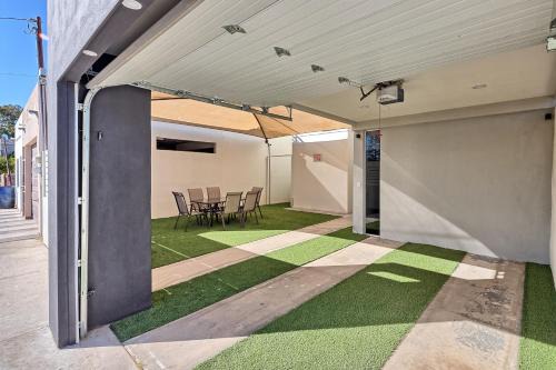 Oriente House | Modern Lux Home/Sleeps 12/5 min to Beach/High speed fiber optic internet!