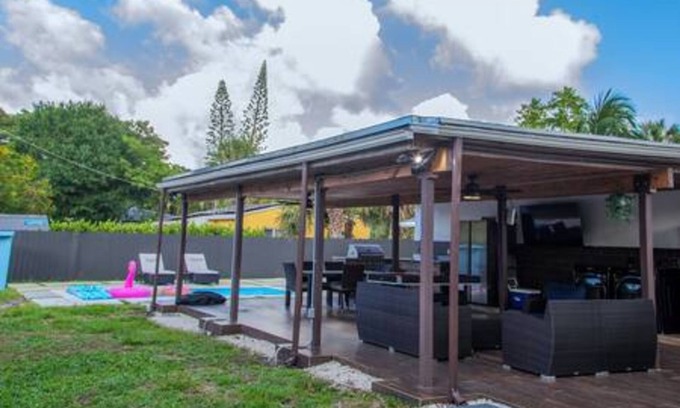 Edgewood House | Modern Lux Home 3BR 2BA With Heated Pool