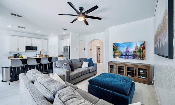 Kissimmee Villa | Modern Lux Villa Mins to Disney! Resort Home w/Pool and Hot Tub! No Resort Fee!