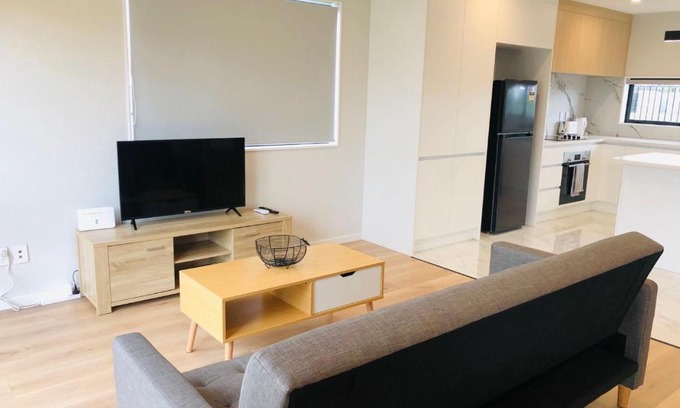 Manurewa Villa | Modern & Luxurious Home 2
