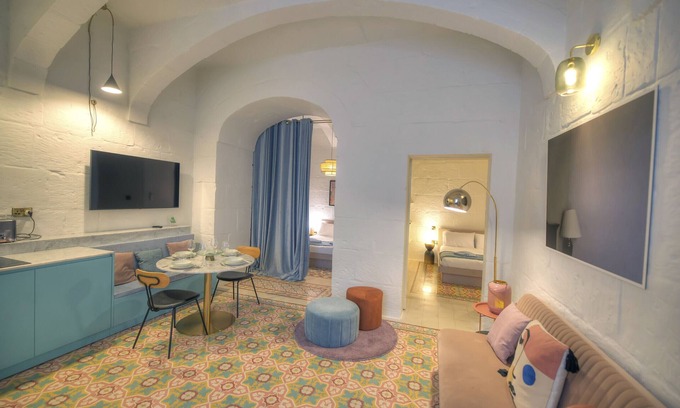 Valletta Apartment | Modern & luxurious palazzino in Valletta DDEM1-2