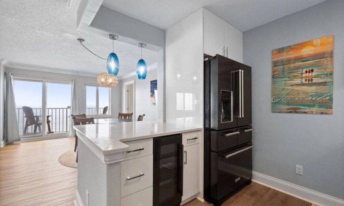 Northeast Virginia Beach Apartment | Modern Luxury Design & Panoramic Ocean Views! 1106
