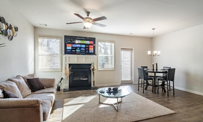Austell House | Modern Luxury Getaway near ATL/ Braves/ Six Flags
