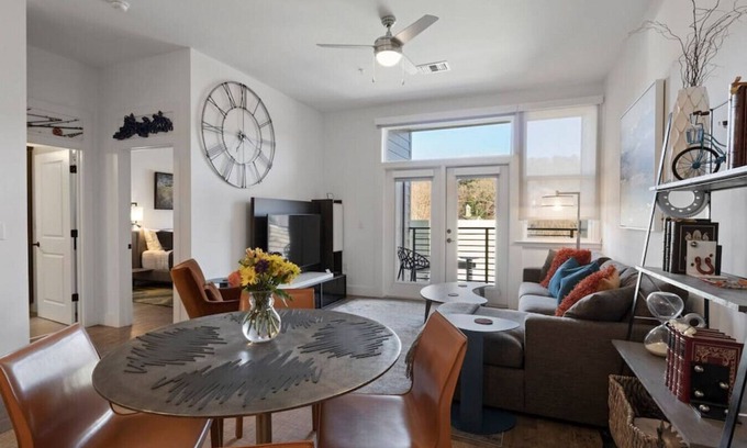 Asheville Condo | Modern Luxury in Downtown AVL - Free Parking - Condo 205
