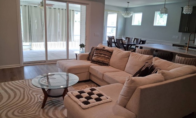 Blythewood Apartment | Modern Luxury Oasis w/ Shared Pool