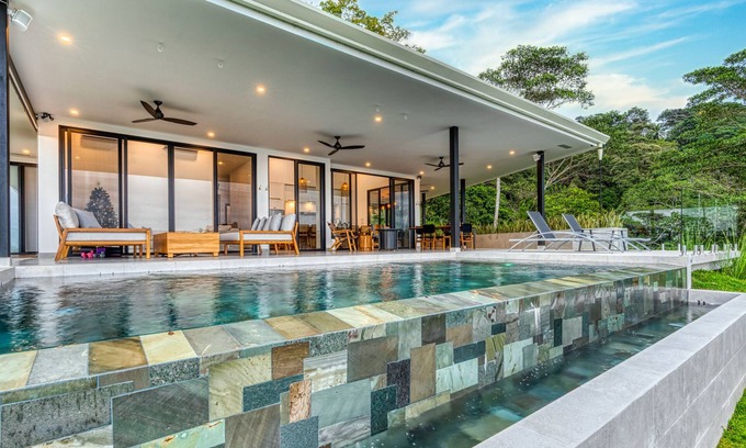Ballena House | Modern Luxury with Expansive Ocean View and Covered Patio -Private Waterfall!