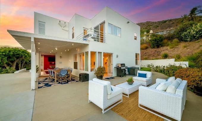 Western Malibu House | Modern Malibu Beauty
