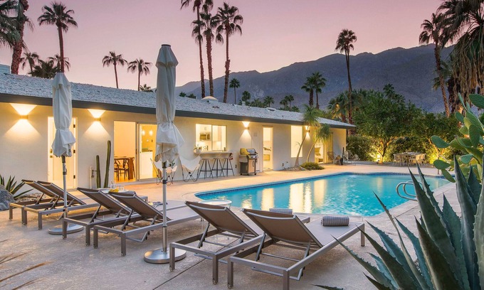 Twin Palms House | Modern Marion at Twin Palms - Walk to Palm Canyon Drive!