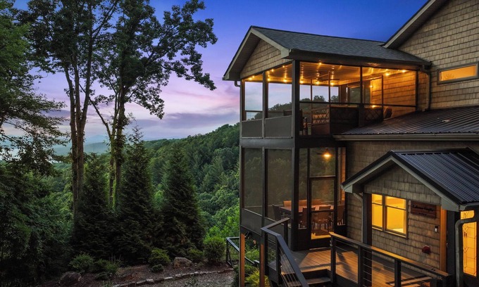Blue Ridge Cabin | Modern Mountain Oasis 5BR with Million-Dollar Lake Views EV Hot Tub PetOK