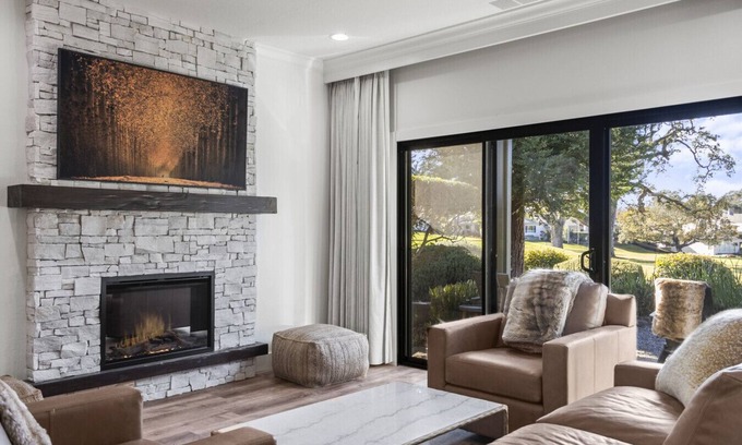 Napa Condo | Modern Napa Retreat on Silverado’s 8th Hole