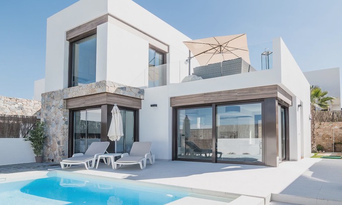 Algorfa House | Modern New 3 bedroom House with Pool, La Finca Golf.
