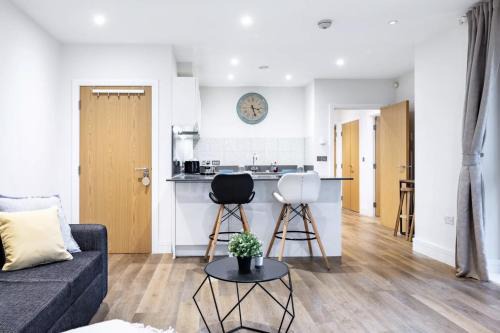 Bermondsey Apartment | Modern new-built 1 Bedroom Apt in heart of LDN