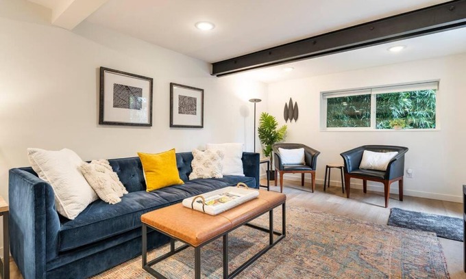 Georgetown House | Modern, new & industrial in Georgetown