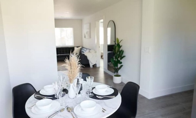 Everett House | Modern New townhome in Everett