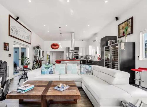 Overtown Apartment | Modern Northwest Vacation Rentals in Miami