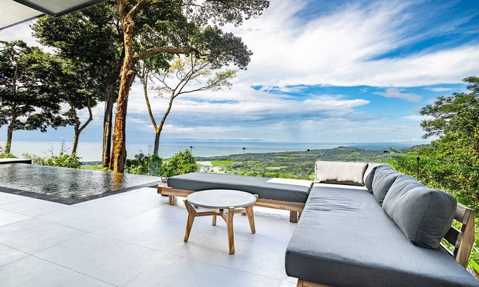 Savegre House | Modern Oceanview Villa near Dominical, 2 Infinity Pools & Wildlife Jungle Escape