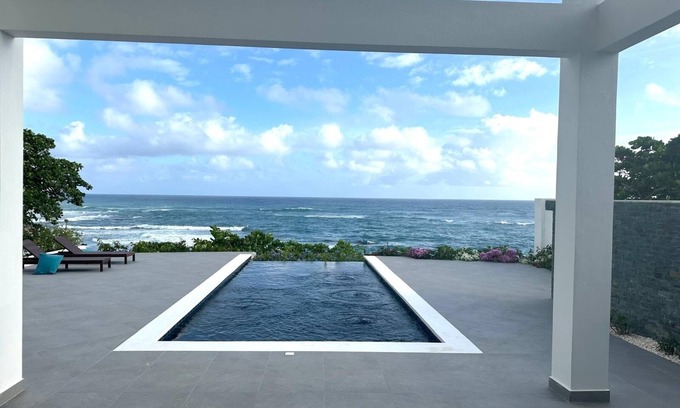 Cabrera House | Modern Oceanfront 4-bedroom house with pool, WiFi, AC in lovely town of Cabrera