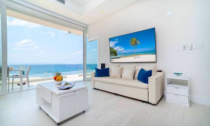 Northwest Point Condo | Modern Oceanfront 1 Bdr Condo/w Pool + Diving