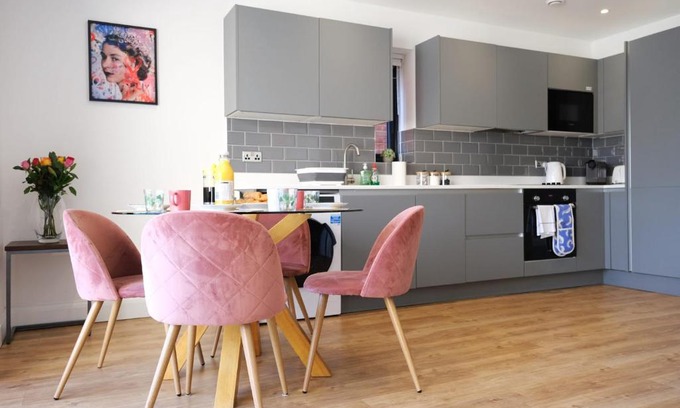 Ealing Common Apartment | Modern one Bedroom Apartment in Ealing Common