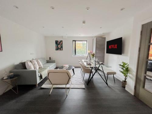 Whitechapel Apartment | Modern one bedroom flat in the Heart of London