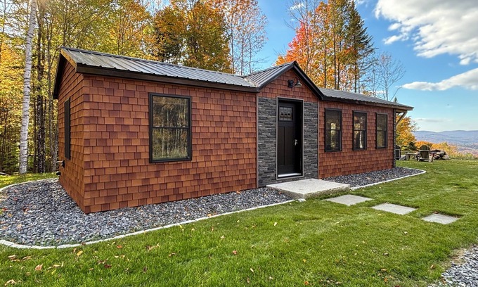 East Burke House | Modern one bedroom home within Kirby’s mountains