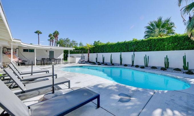Vista Norte House | Modern Palm Springs Home w/ Pool, Putting Green