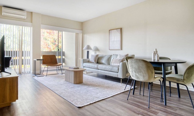 Palo Alto Apartment | Modern Palo Alto 1BR w/Gym & Pool, 10 mins to FB & Google, by Blueground