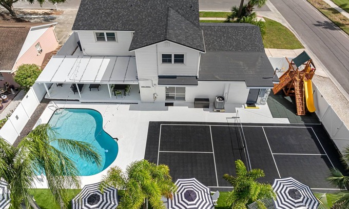 Town N County Park House | Modern Paradise - Heated Pool - Playground - Pickleball - Game Room