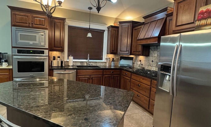 Pasco House | Modern Pasco Stay Minutes From Airport