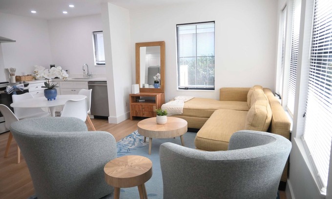 West Ashley House | 🏡 Modern Pet-Friendly Duplex Near Downtown Charleston